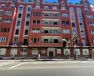 Vista exterior de Pis de lloguer en Oviedo  amb Terrassa i Balcó