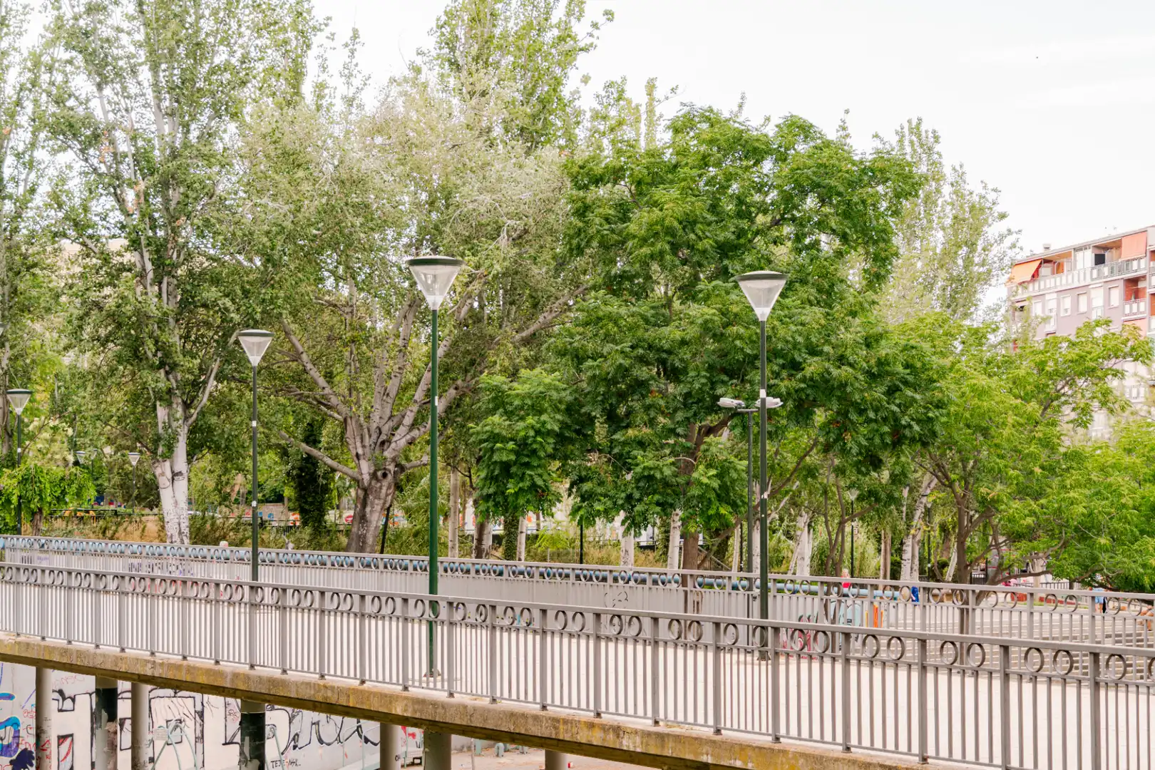 Vista exterior de Piso en venta en Zaragoza con Calefacción, Balcón y Alarma