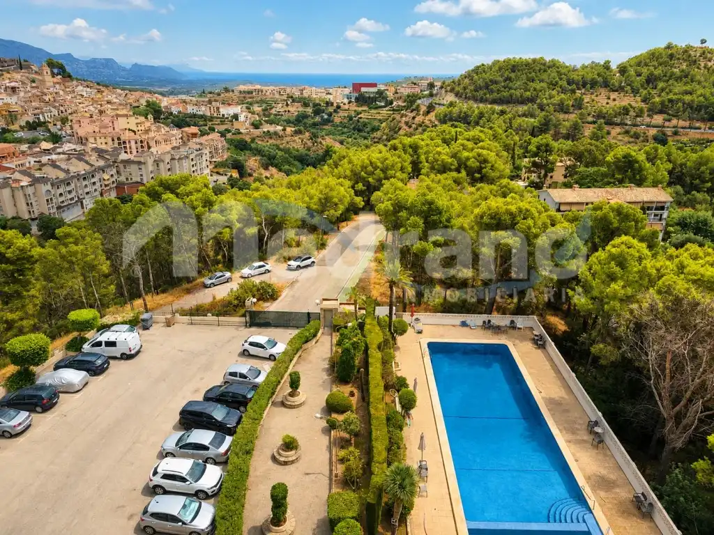 Parking de Apartamento de alquiler en La Nucia con Aire acondicionado, Calefacción y Jardín privado