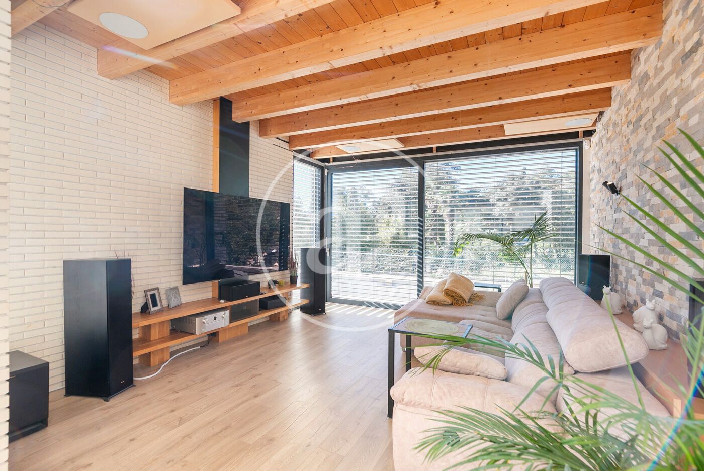 Sala d'estar de Casa o xalet en venda en Begues amb Aire condicionat, Calefacció i Jardí privat