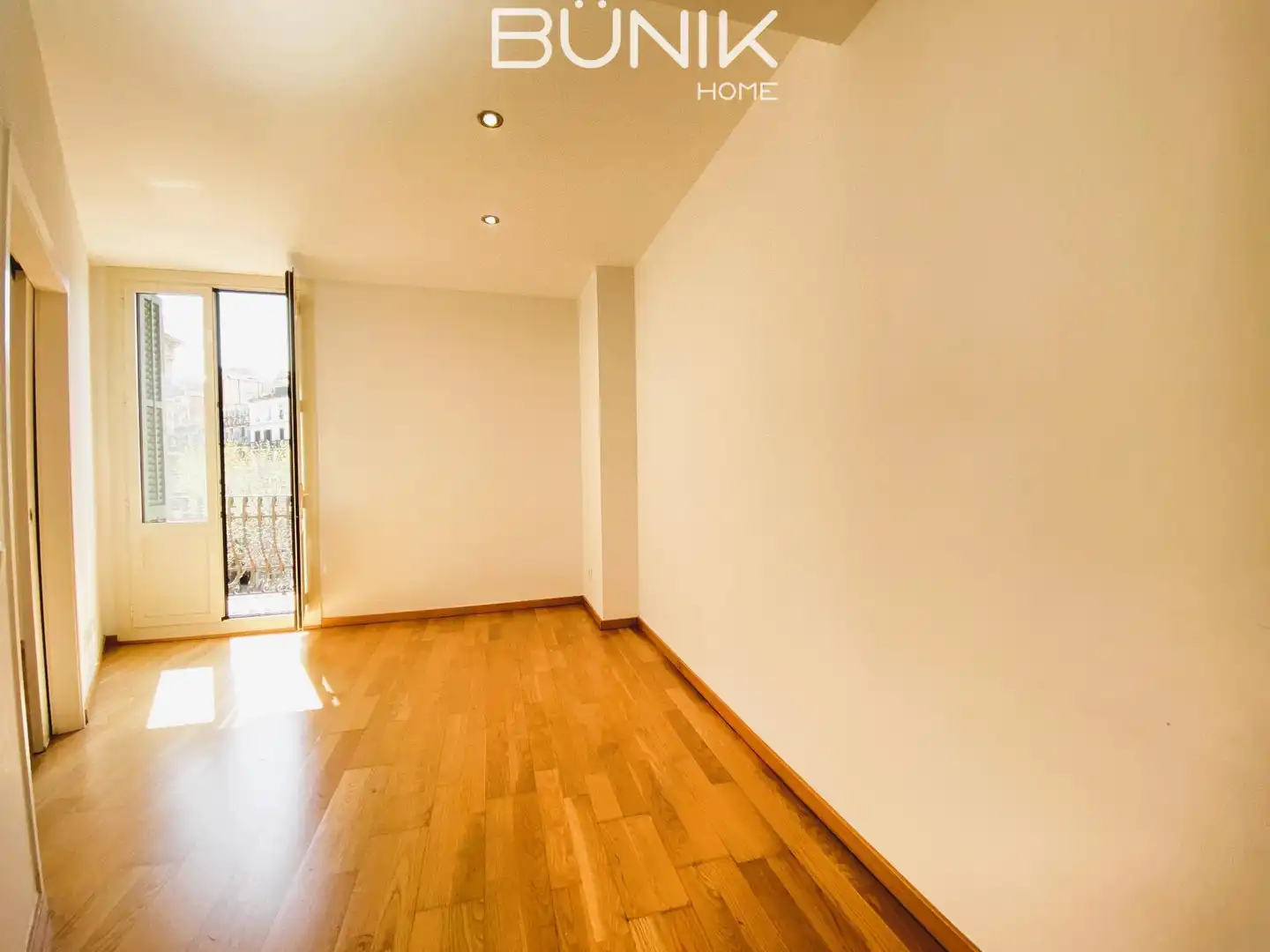 Mini appartamento con terrazza in vendita a Aribau