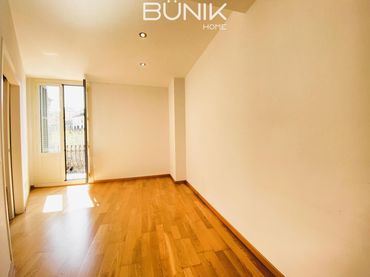 Apartament amb balcó en venda a Aribau
