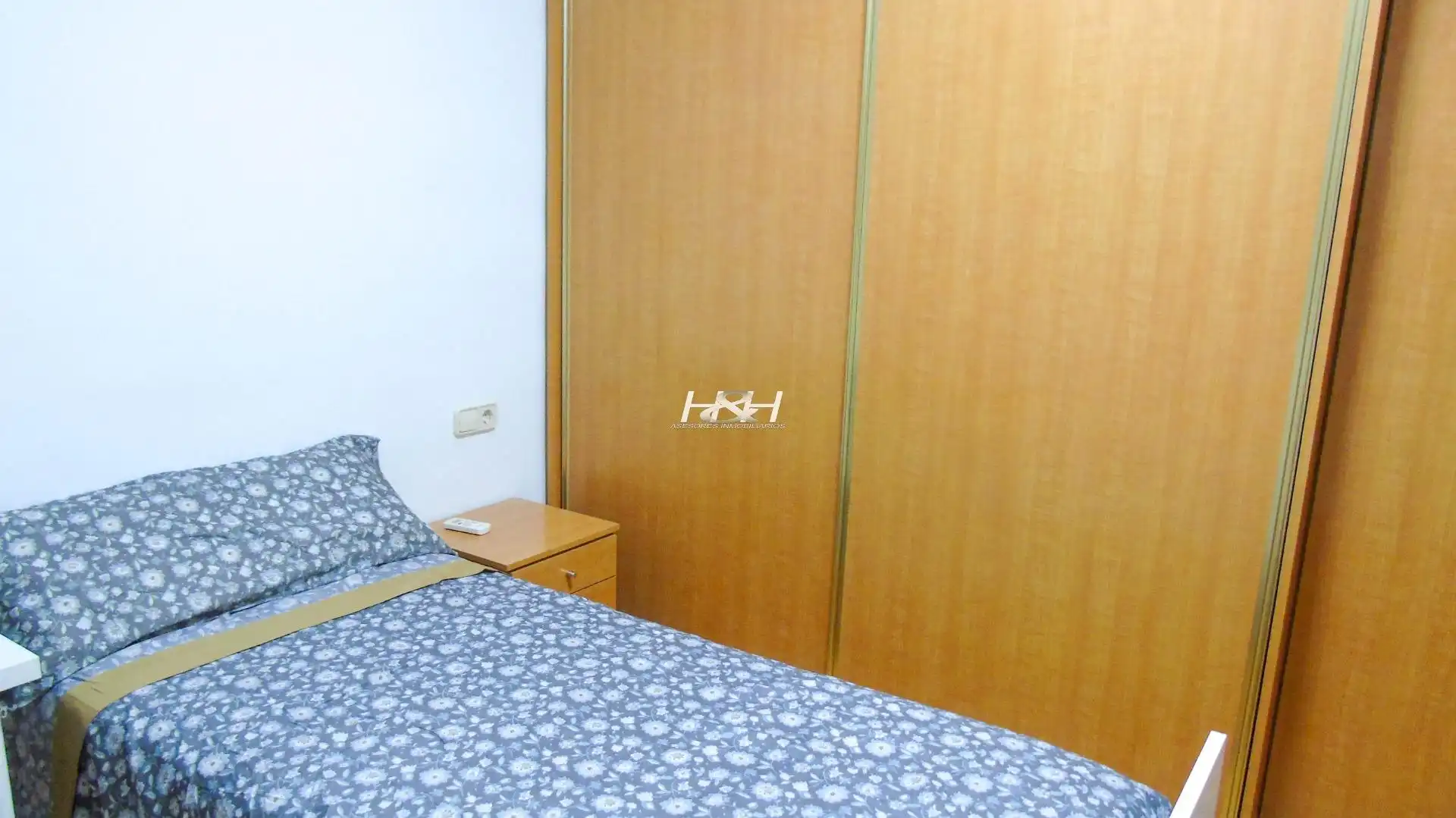 Bedroom of Flat for rent in Burjassot  with Air Conditioner, Storage room and Furnished