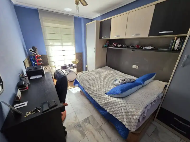 Dormitori de Casa o xalet en venda en Plasencia amb Aire condicionat, Jardí privat i Terrassa
