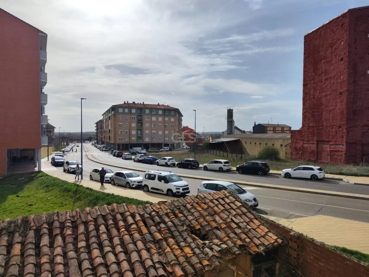 Vista exterior de Casa o xalet en venda en León Capital  amb Jardí privat i Traster