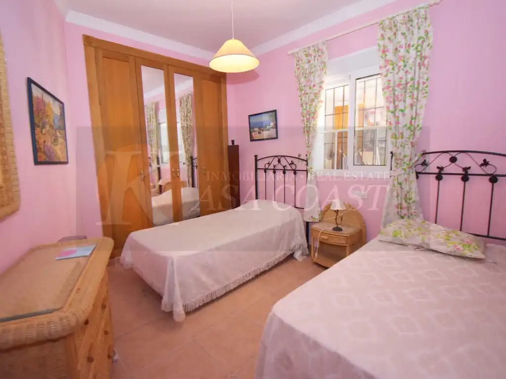 Habitación de Piso en venta en Fuengirola con Aire acondicionado y Terraza