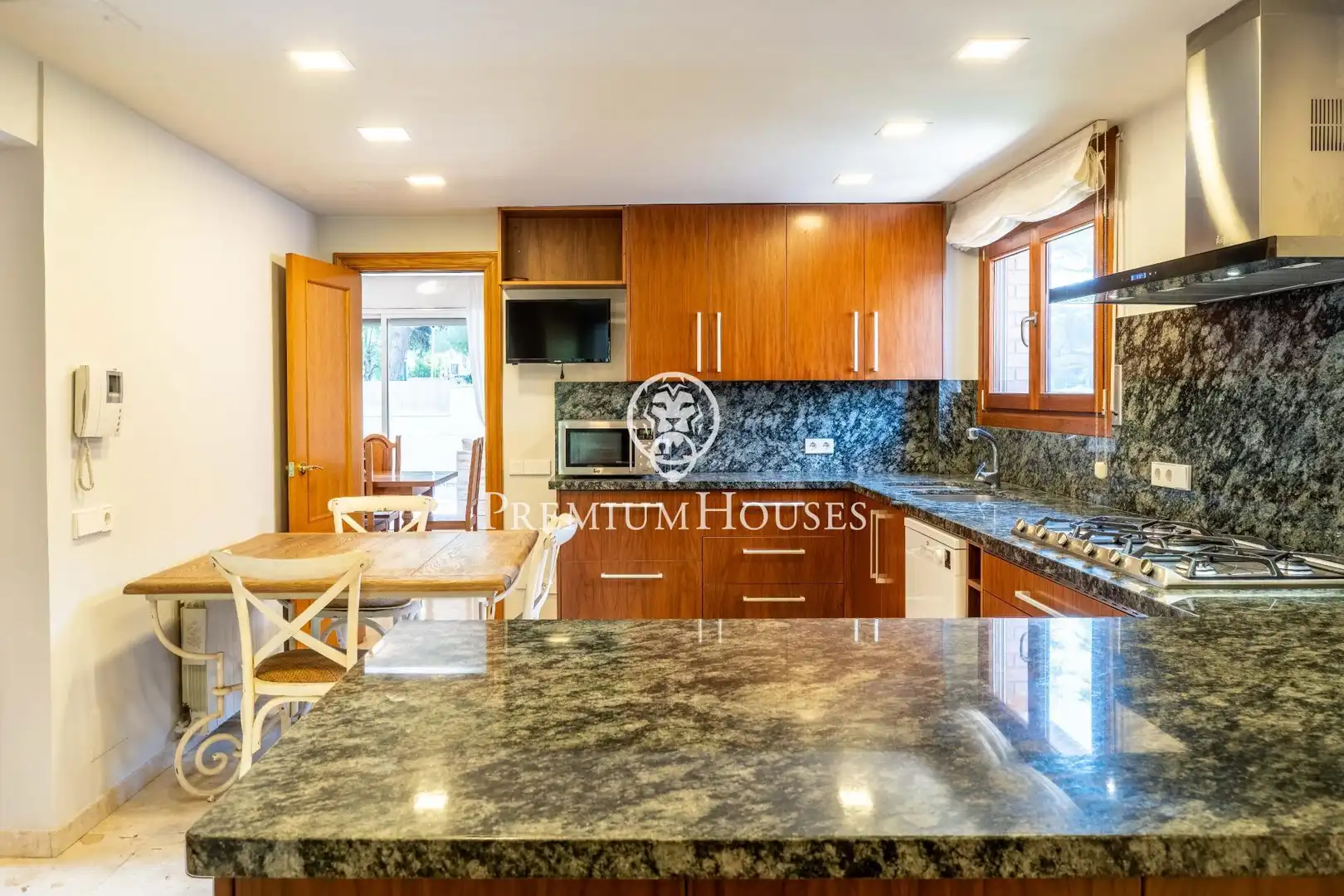 Cocina de Casa o chalet en venta en Cambrils con Aire acondicionado, Calefacción y Jardín privado