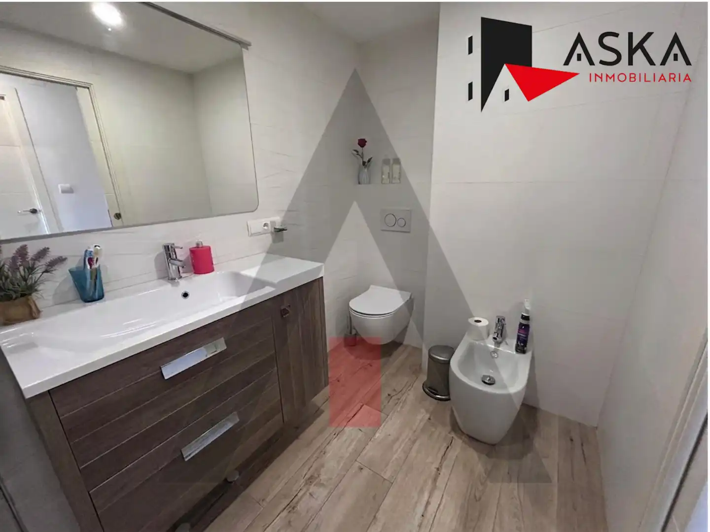Baño de Piso en venta en Sedaví con Aire acondicionado y Balcón