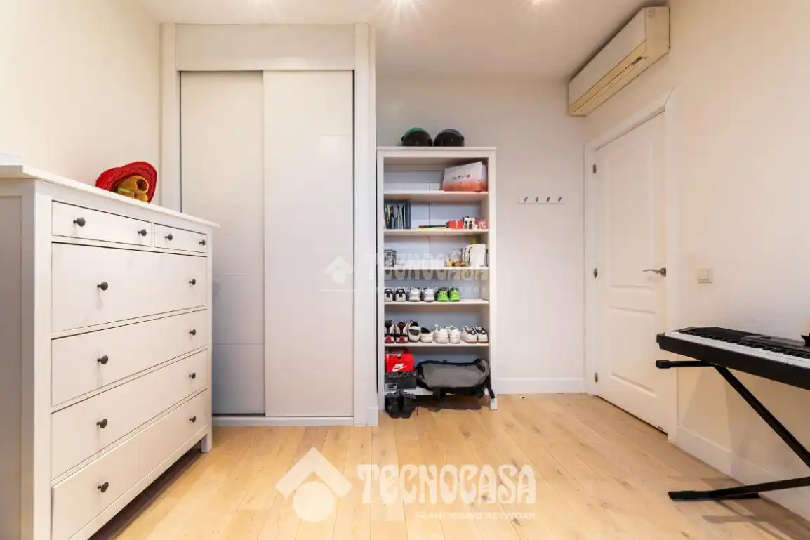 Habitación de Piso en venta en Torrelodones con Aire acondicionado, Calefacción y Terraza