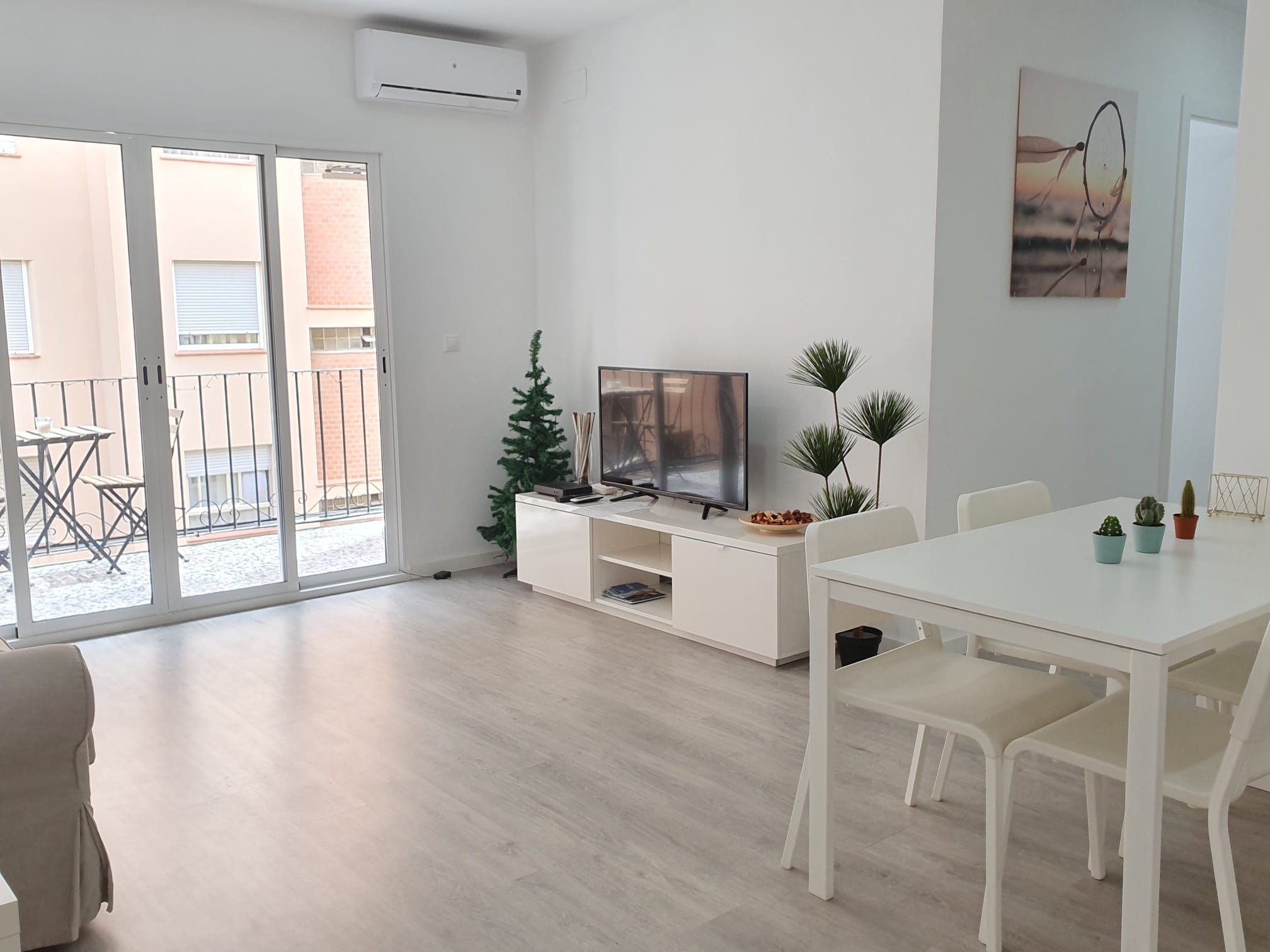 Sala d'estar de Apartament de lloguer en  Valencia Capital amb Aire condicionat, Calefacció i Moblat