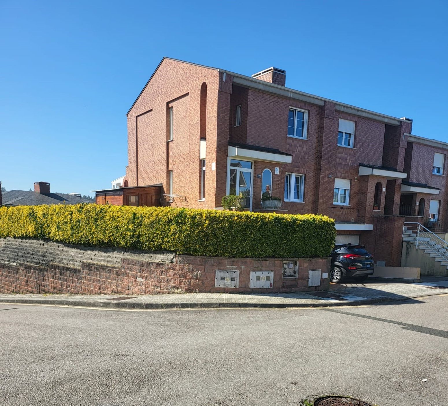 Vista exterior de Casa adosada en venta en Piélagos con Calefacción, Jardín privado y Parquet