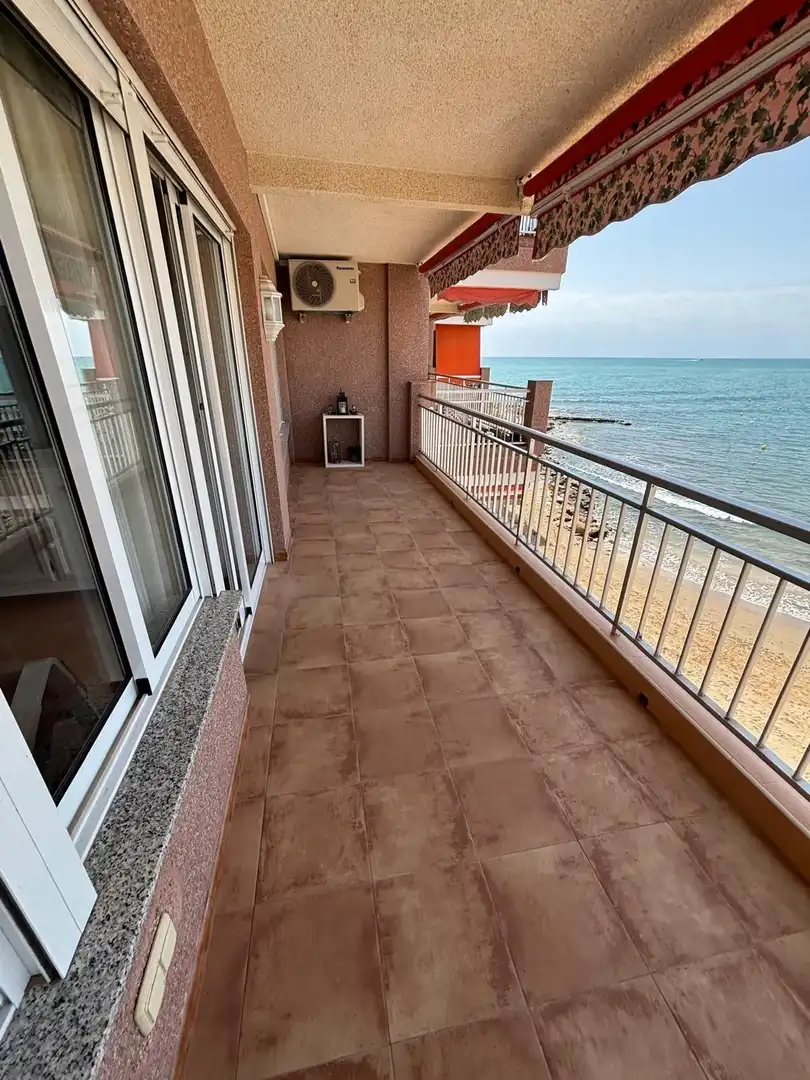 GRAN APARTAMENTO EN PRIMERA LINEA DE LOS LOCOS  3 HAB, 2 BAÑOS, imatge 2