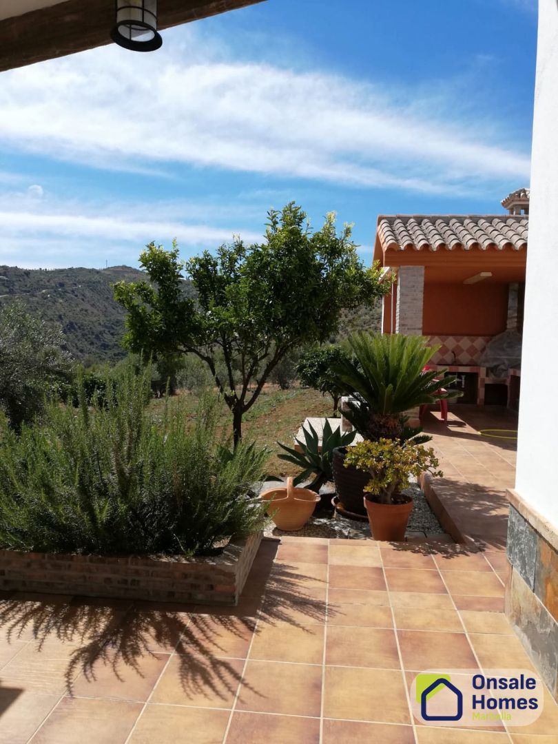 Jardí de Finca rústica en venda en Casarabonela amb Jardí privat