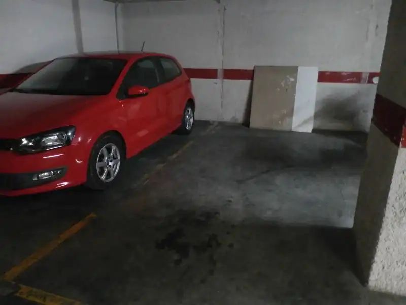 Aparcament de Pis en venda en Benidorm amb Aire condicionat, Jardí privat i Terrassa