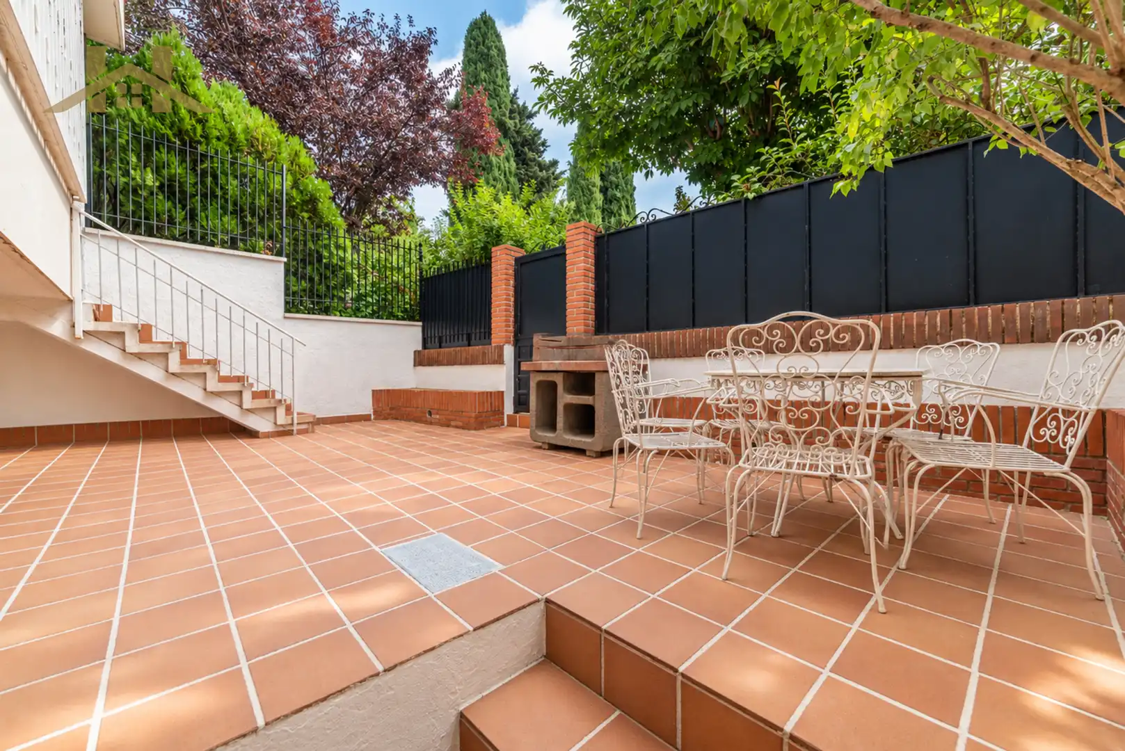 Casa aparellada amb terrassa en venda a Calle de Mercedes de la Cadiniere, imagen 8