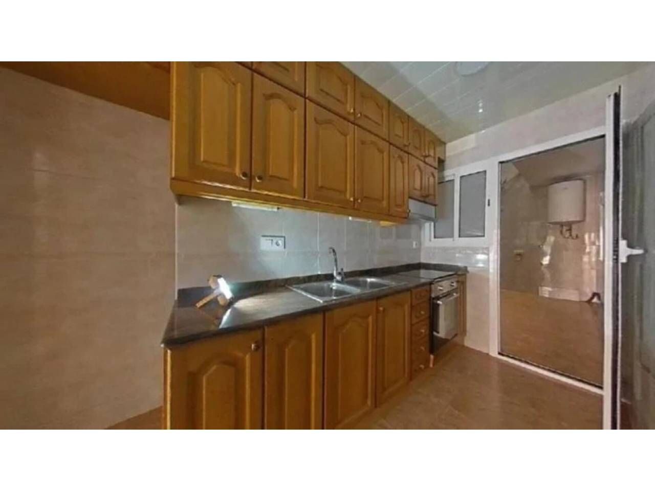 Cuina de Pis en venda en Santa Coloma de Gramenet amb Terrassa