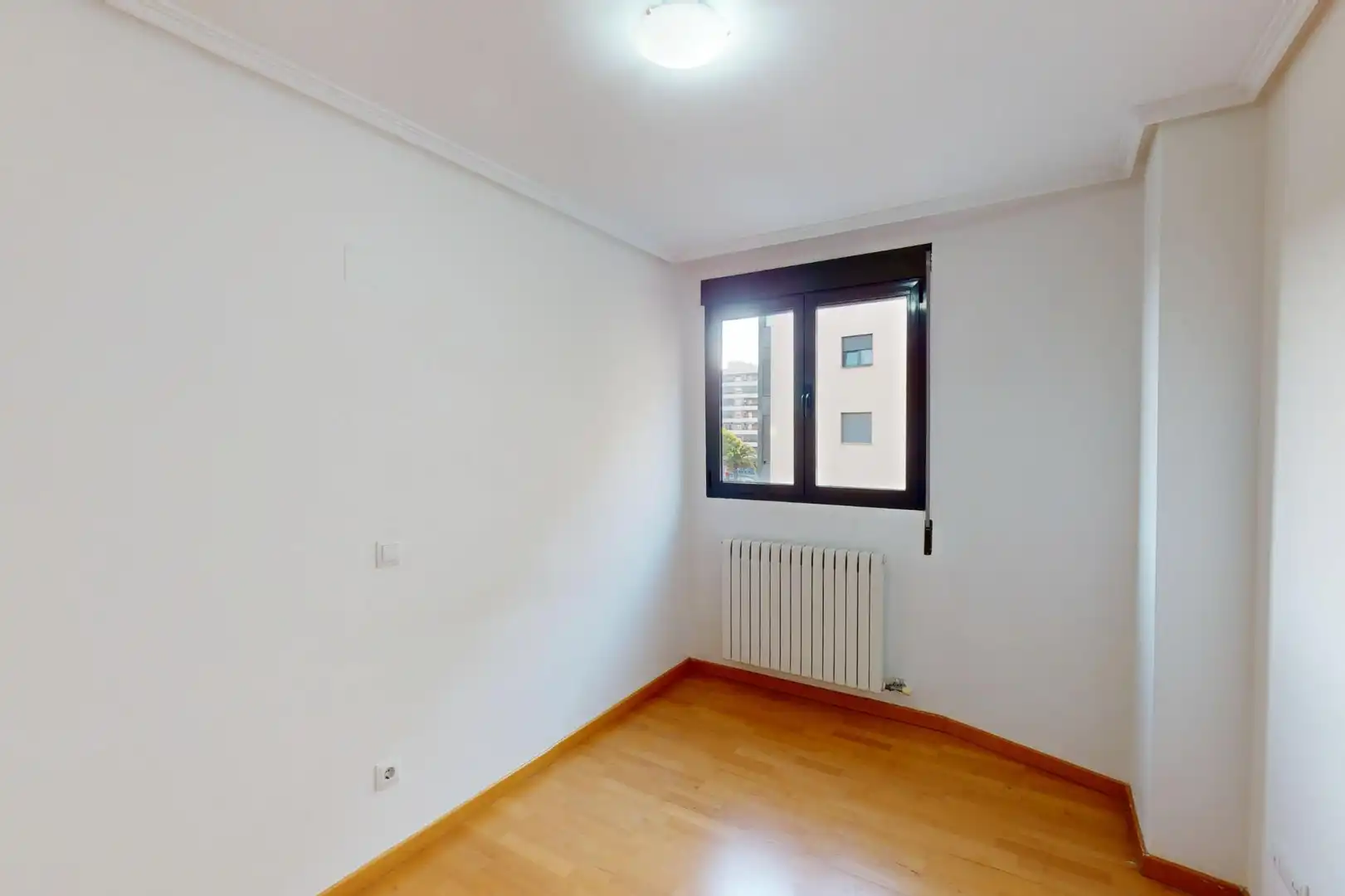 Schlafzimmer von Wohnung zum Verkauf in Valencia mit Klimaanlage, Parkett und Gemeinschaftspool