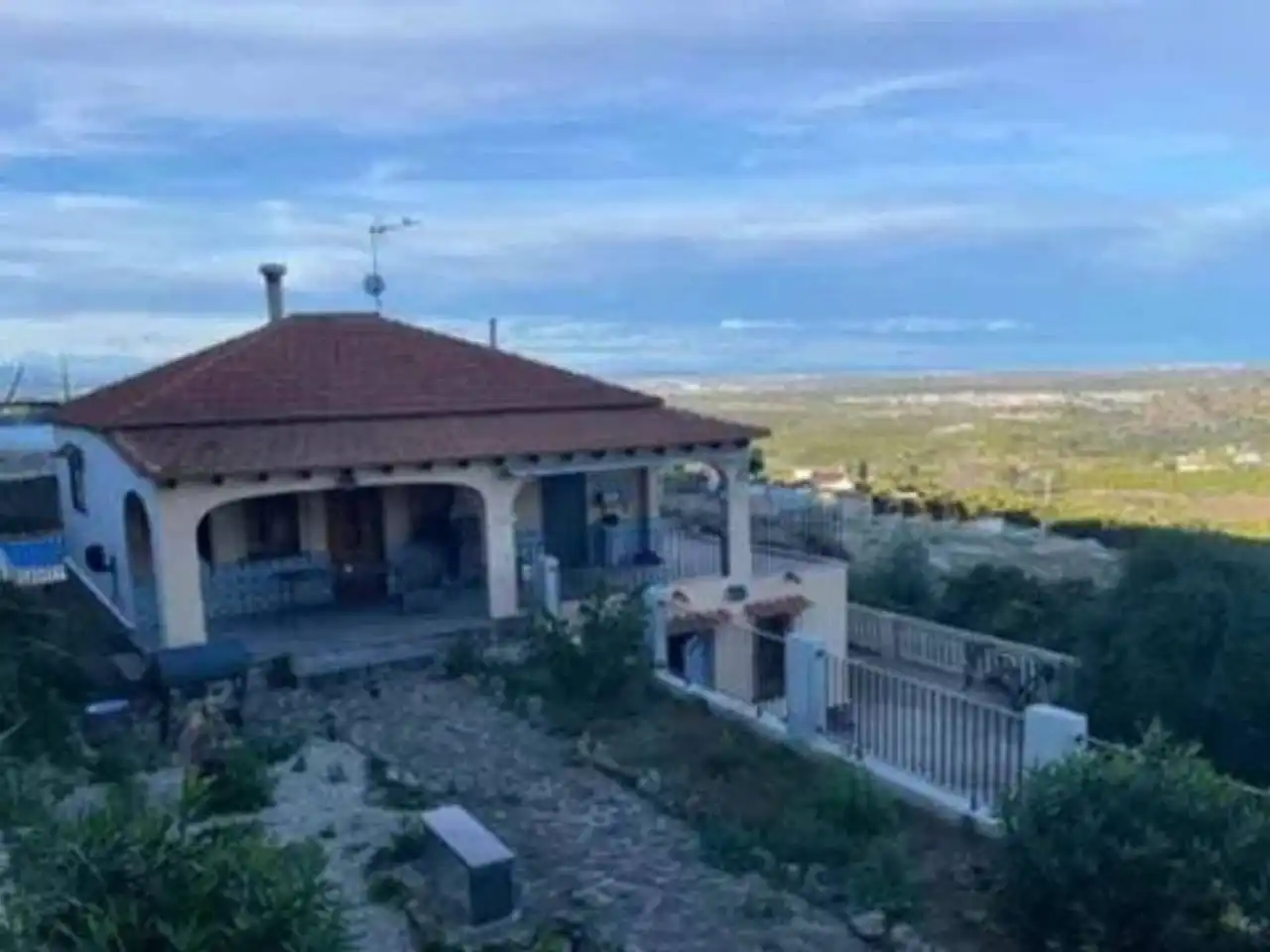 Vista exterior de Casa o xalet en venda en Villanueva de Castellón amb Aire condicionat i Terrassa