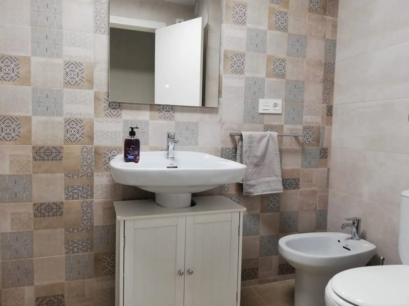 Baño de Piso de alquiler en Murcia con Aire acondicionado, Terraza y Amueblado