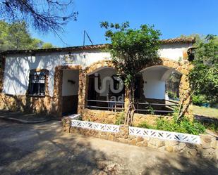 Vista exterior de Casa o xalet en venda en Estivella amb Calefacció, Terrassa i Piscina