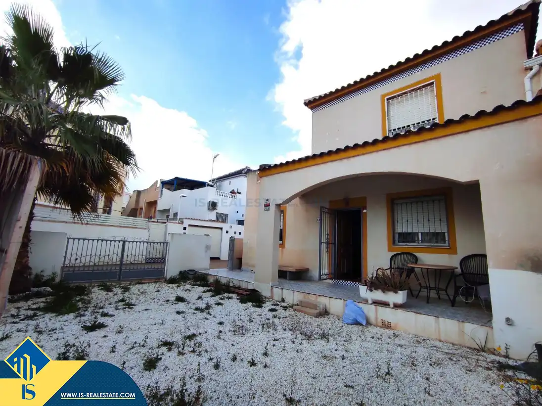Semi-detached house with pool for sale in Los Balcones - Los Altos, imagen 3