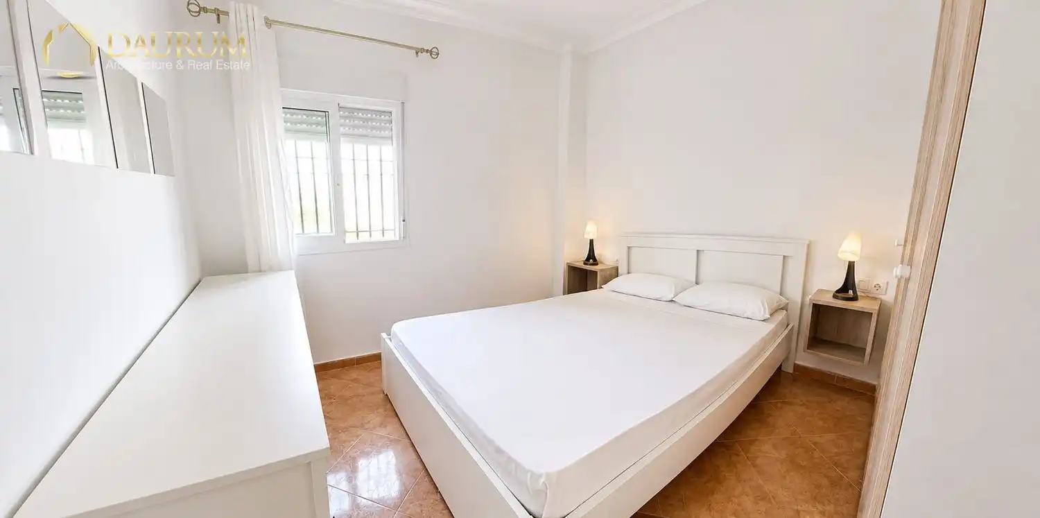 Schlafzimmer von Wohnung zum Verkauf in Mairena del Aljarafe mit Klimaanlage, Heizung und Terrasse