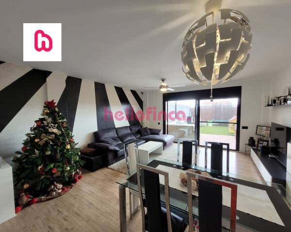 Casa adosada en Venta en Carrer dels Llorers en Santa Maria