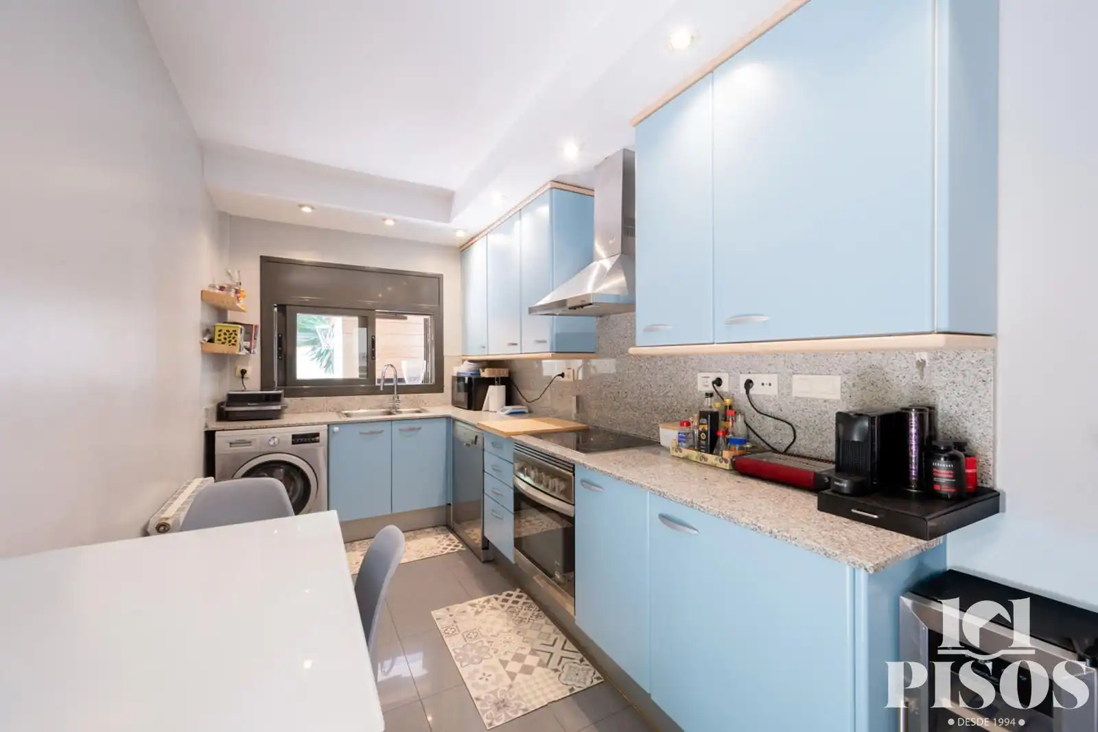 Cocina de Dúplex en venta en Sant Cugat del Vallès con Aire acondicionado, Calefacción y Jardín privado