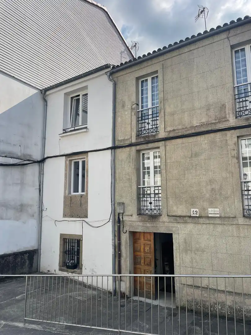 Maisonette zum Verkauf in Calle CASTRON DOURO, Ensanche - Sar