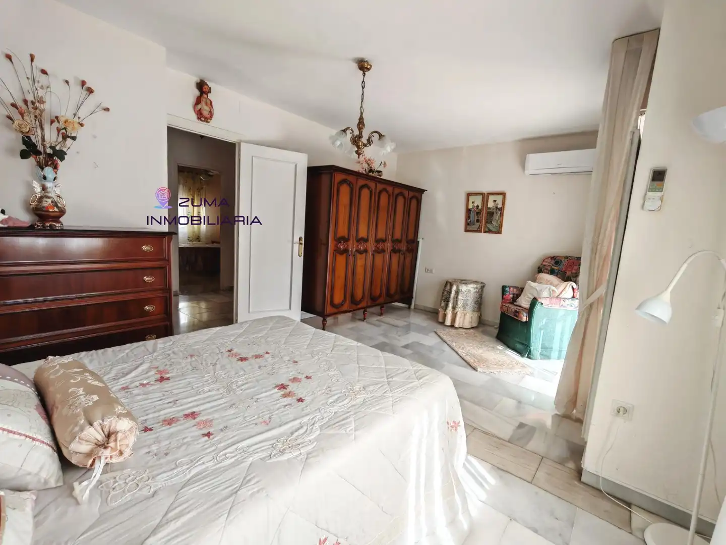 Habitación de Casa adosada en venta en Churriana