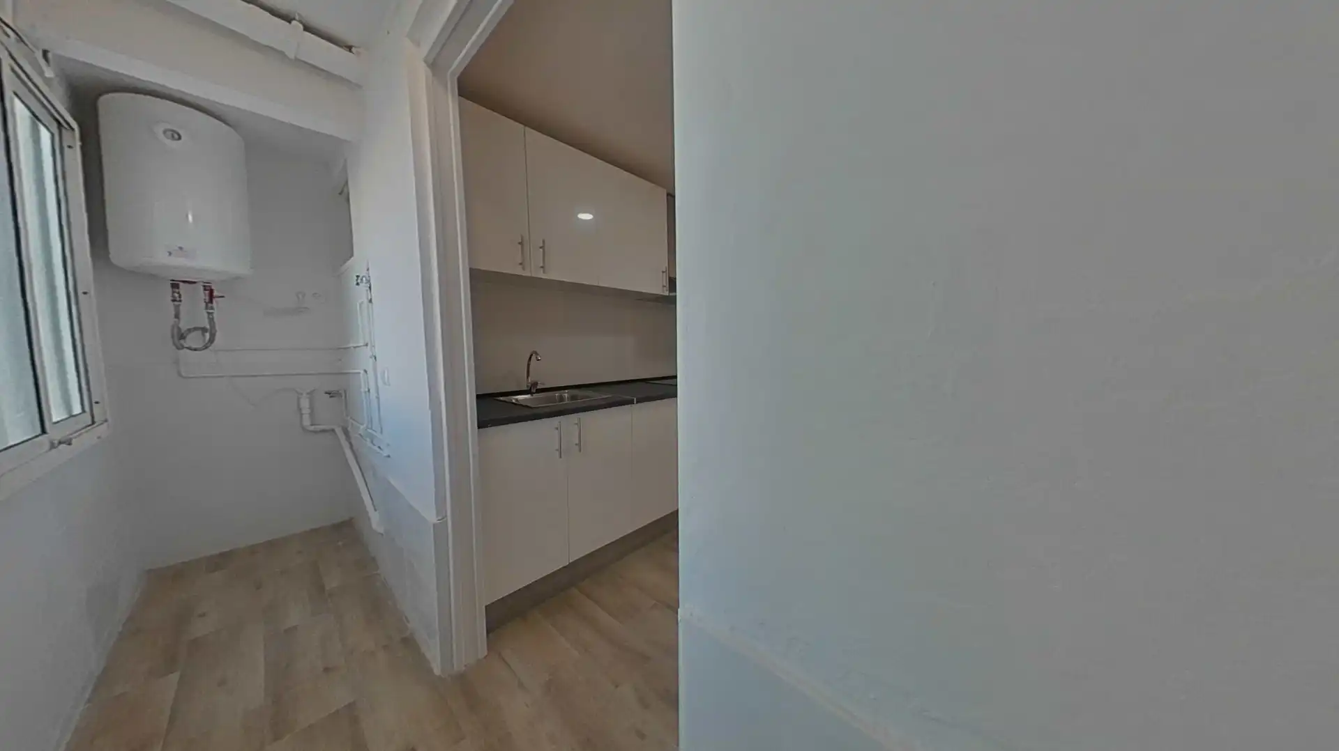 Cocina de Piso en venta en L'Hospitalet de Llobregat con Parquet
