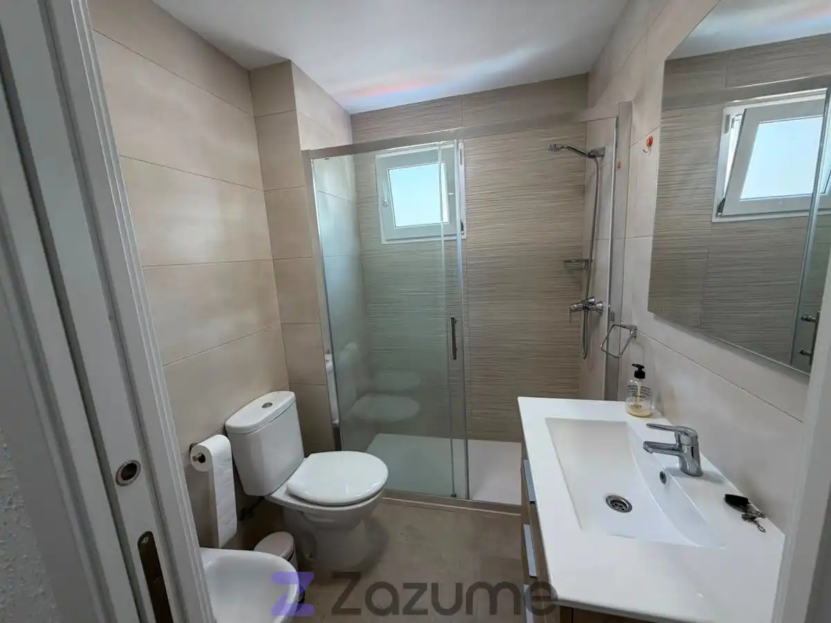 Baño de Piso de alquiler en Catarroja con Aire acondicionado, Terraza y Amueblado