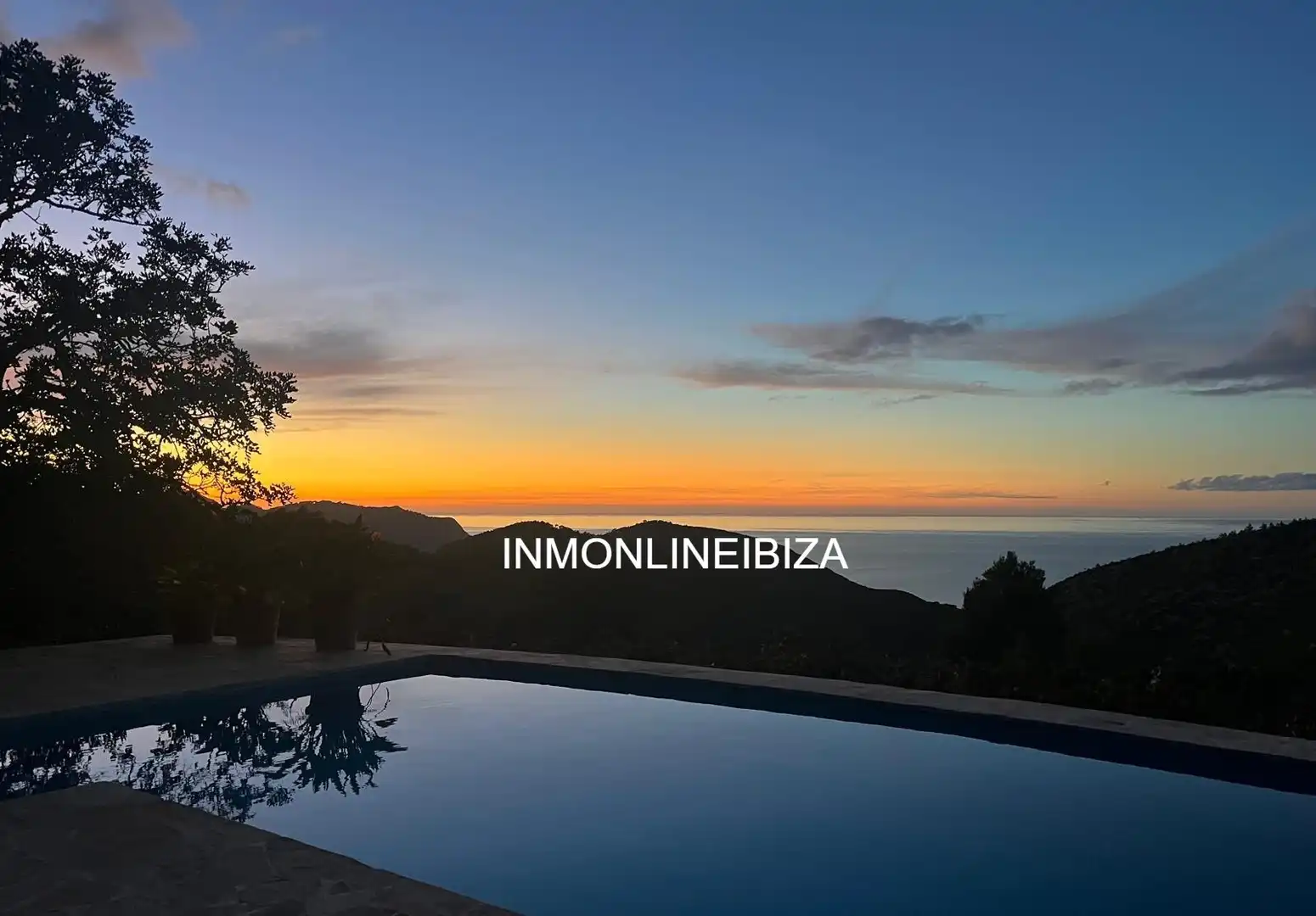 Außenansicht von Haus oder Chalet zur Miete in Sant Joan de Labritja mit Privatgarten, Terrasse und Schwimmbad