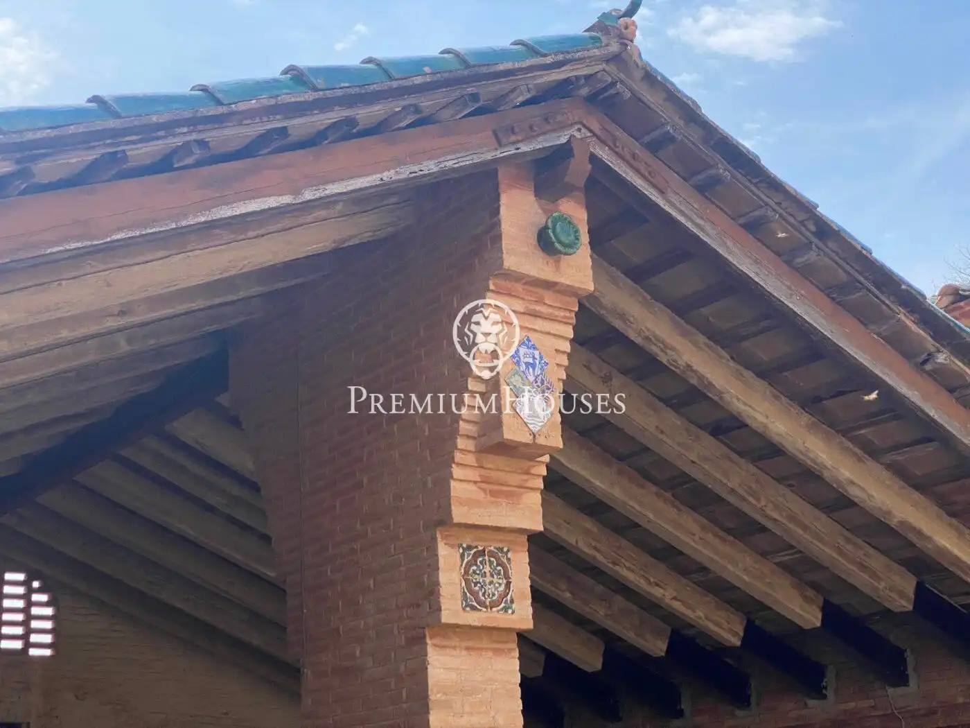 Exterior view of Country homes for sale in Sant Pere de Ribes  with Private garden, Storage room and Balcony