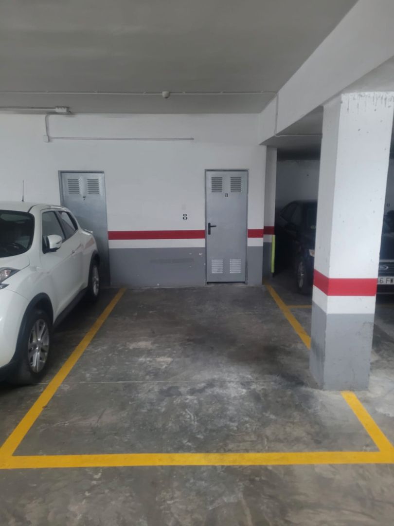 Garage to rent