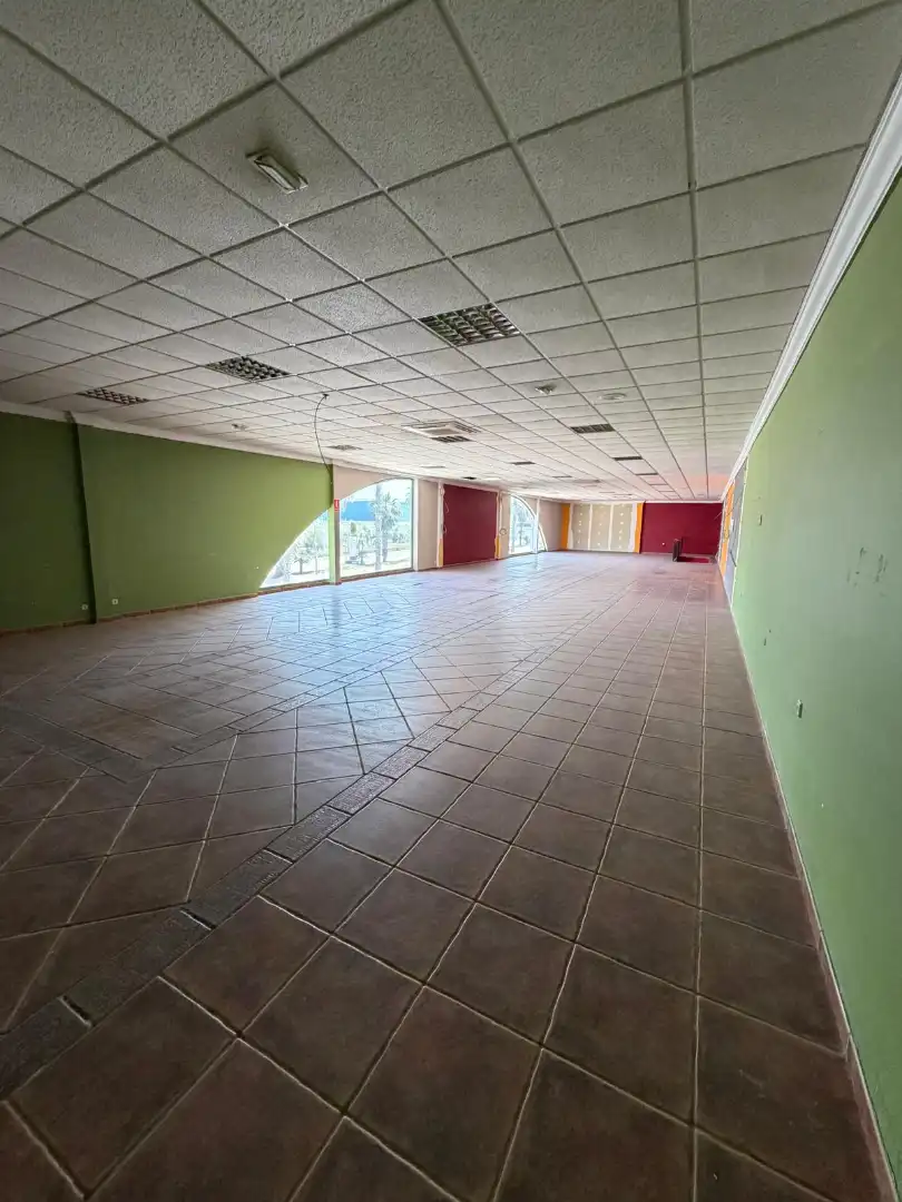 Industrial building to rent in Las Vegas - Campoaras, imagen 2