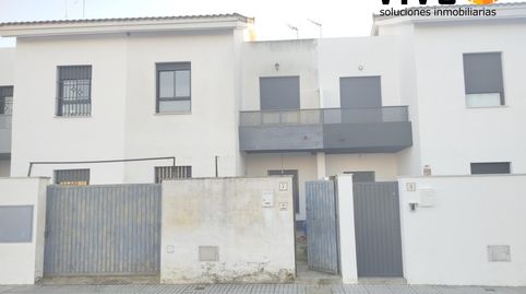 Foto 3 de Casa o chalet en venta en Calle Cronista M Garcia Fdez, Carrión de los Céspedes, Sevilla