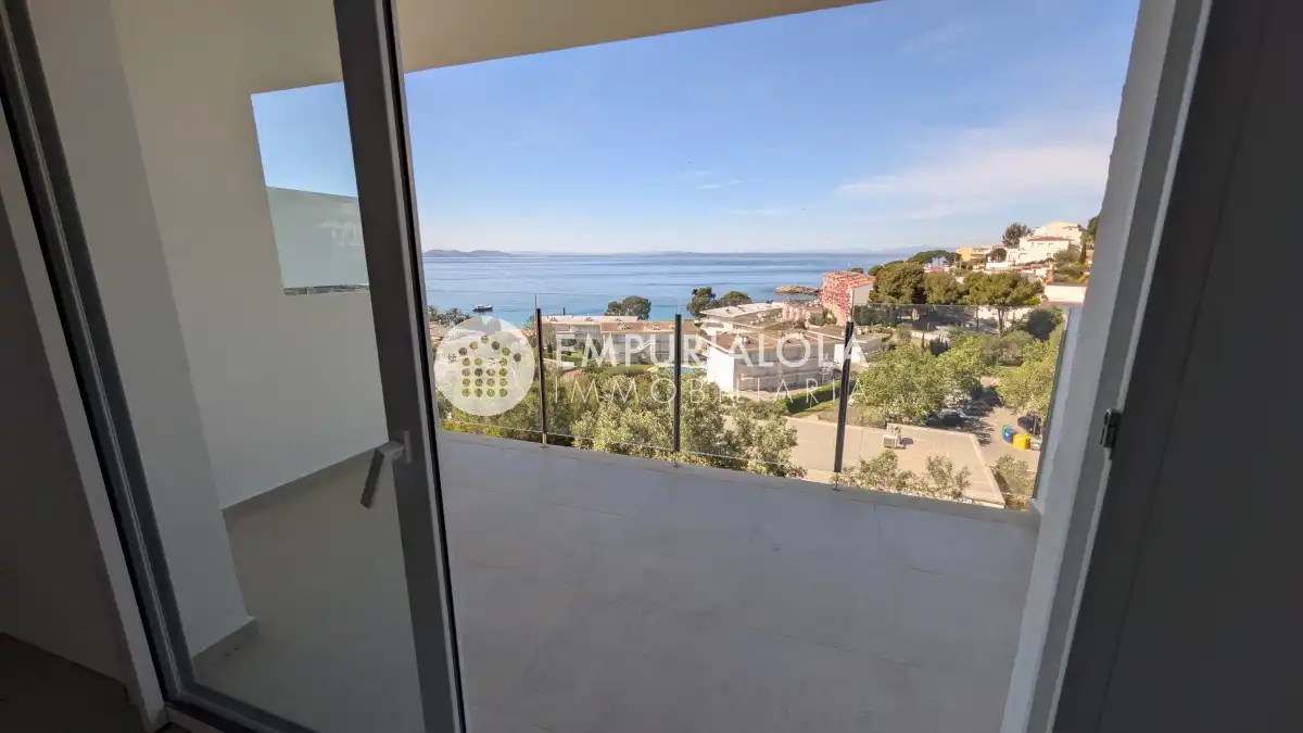 Balcony of Houses for sale in Roses  with Air Conditioner and Private garden
