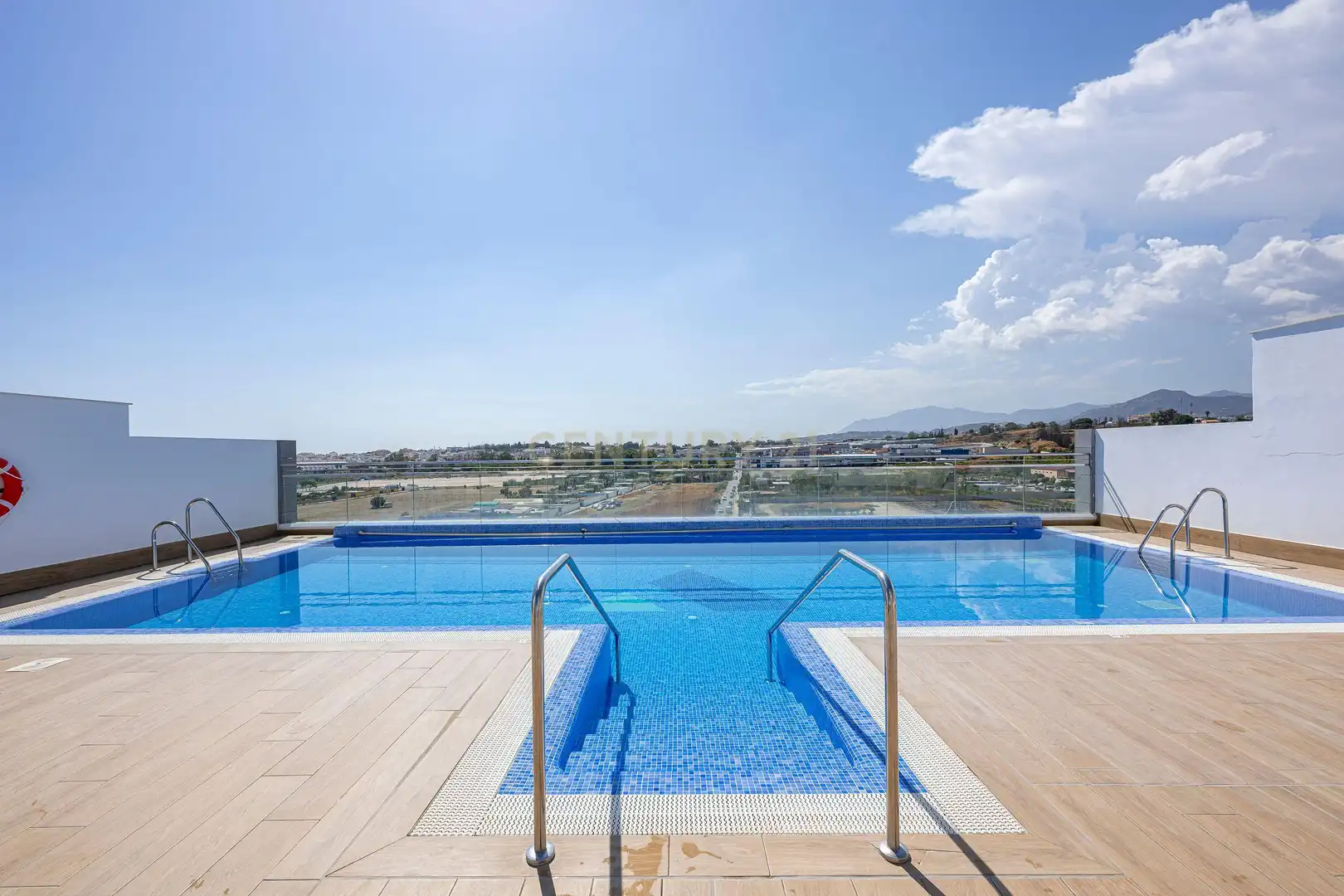 Piscina de Apartamento en venta en Marbella con Aire acondicionado, Trastero y Horno
