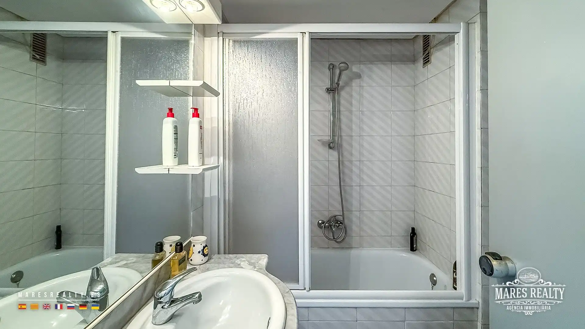 Bathroom of Flat for sale in Lloret de Mar  with Air Conditioner, Heating and Furnished