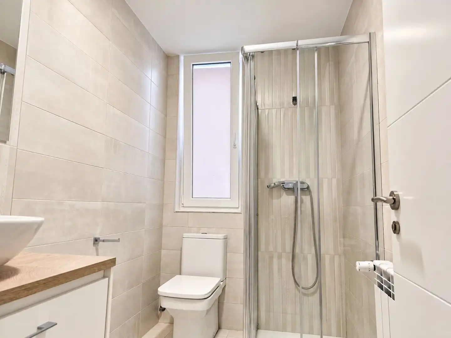 Bathroom of Flat for sale in Torrelavega 