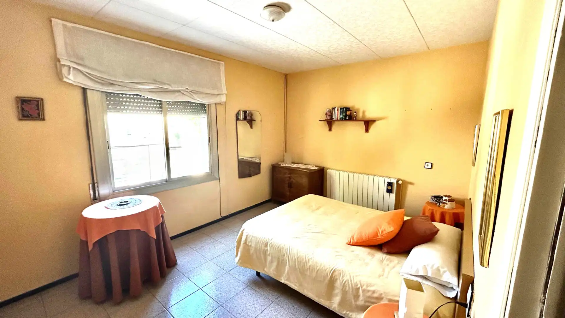 Habitación de Piso en venta en Terrassa con Aire acondicionado, Calefacción y Terraza