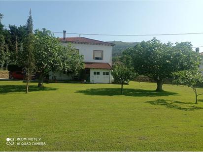 Jardí de Casa o xalet en venda en Santa María de Cayón amb Calefacció, Jardí privat i Parquet