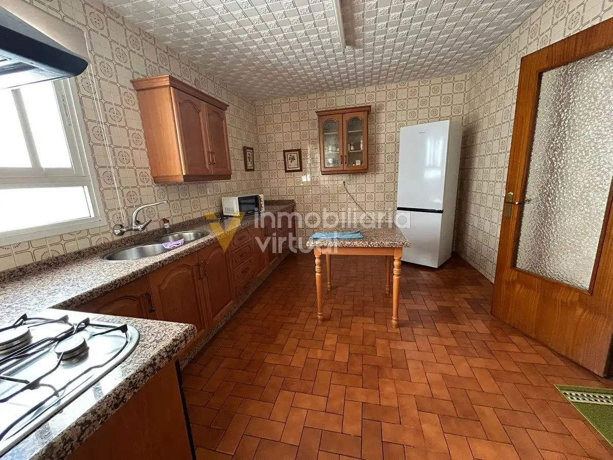 Piso en venta en Calle San Pedro 23, imagen 2