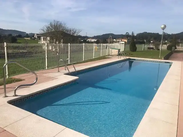 Piscina de Piso en venta en Noja con Calefacción, Terraza y Amueblado