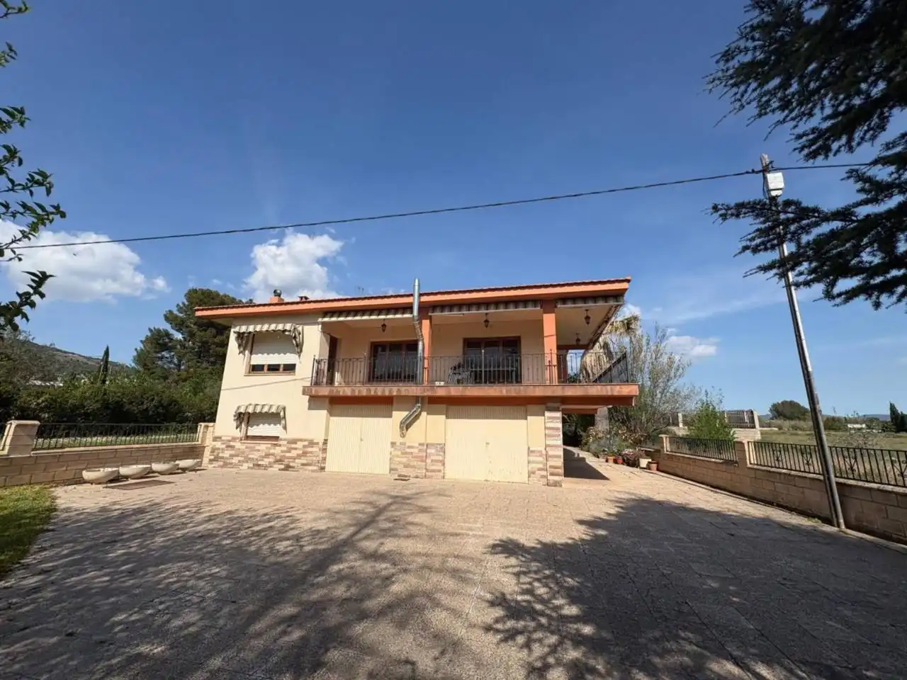 Vista exterior de Finca rústica en venta en Onil con Calefacción, Jardín privado y Terraza