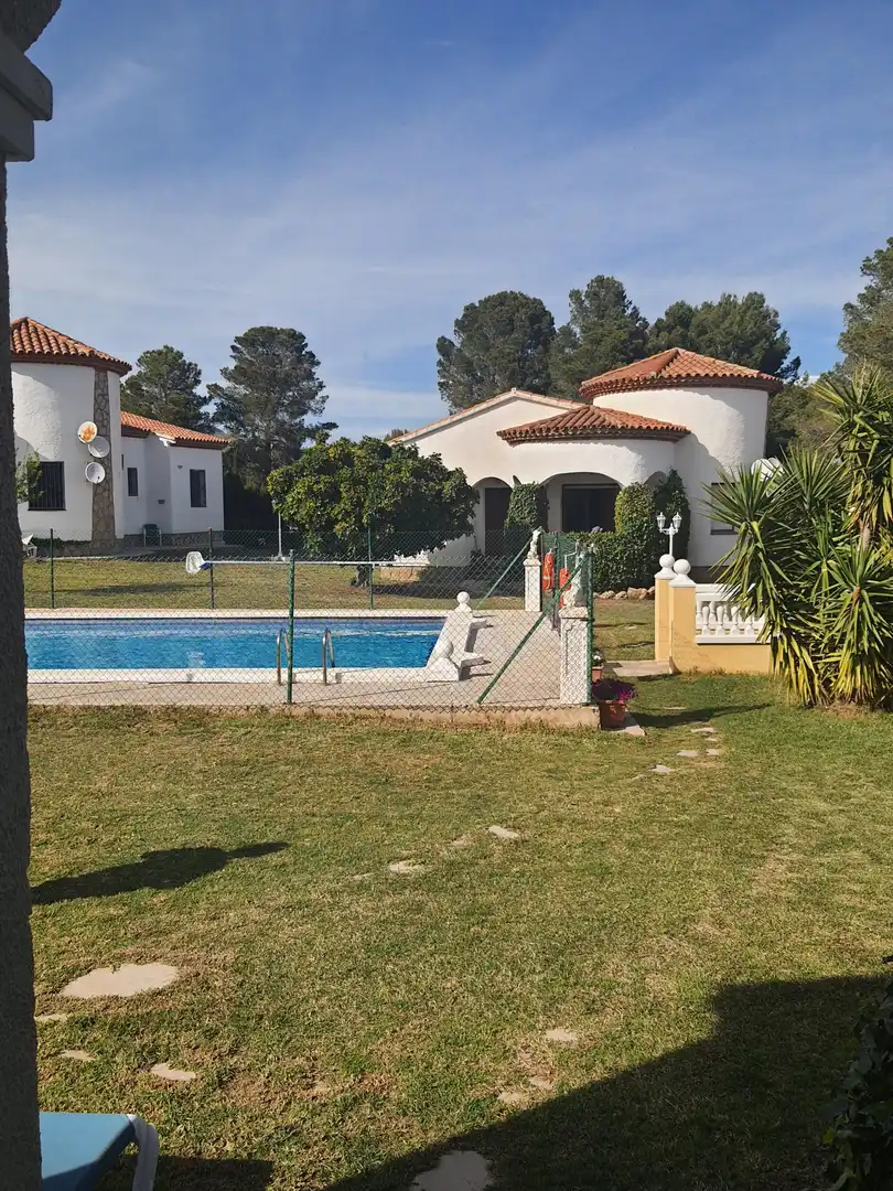 Piscina de Edifici en venda en Mont-roig del Camp