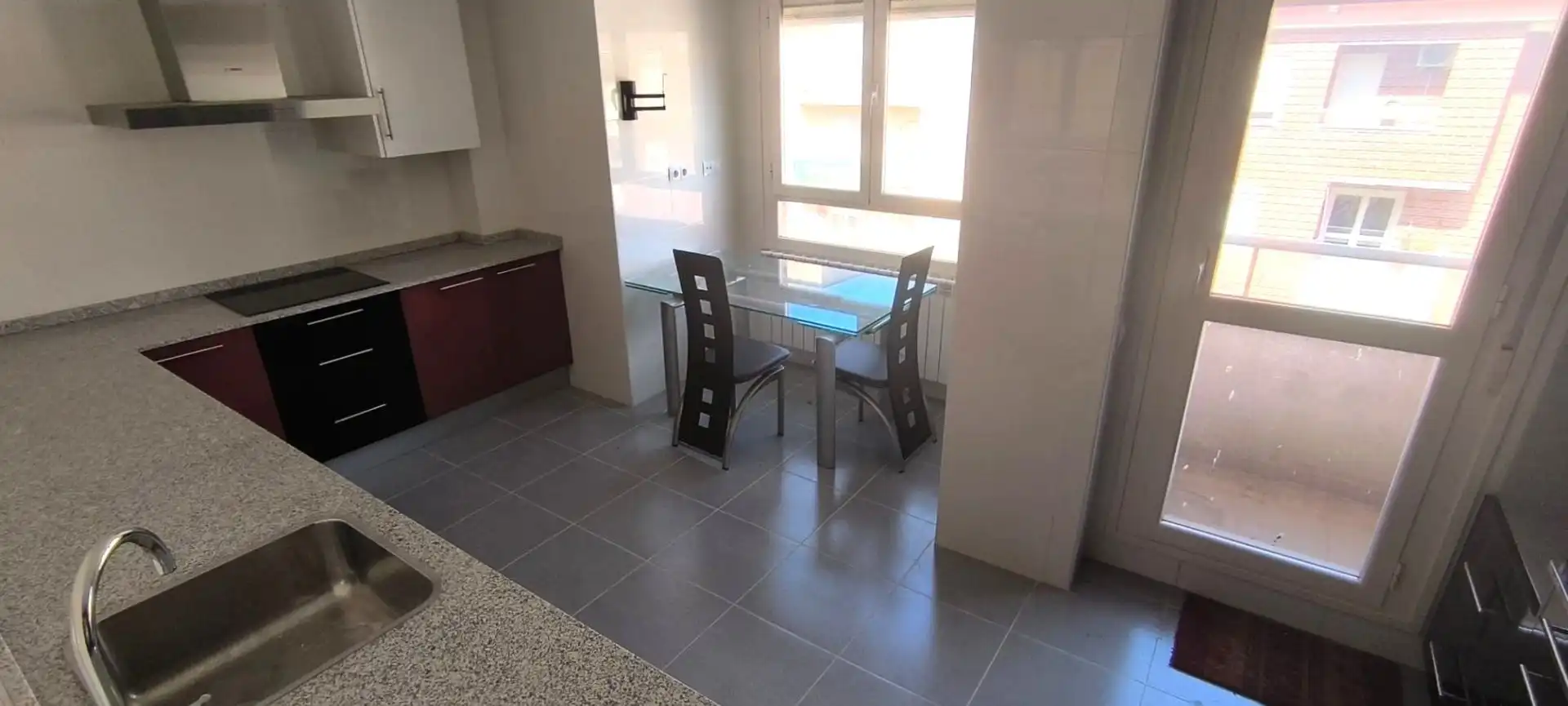 Cocina de Dúplex en venta en Cenicero con Calefacción, Terraza y Trastero