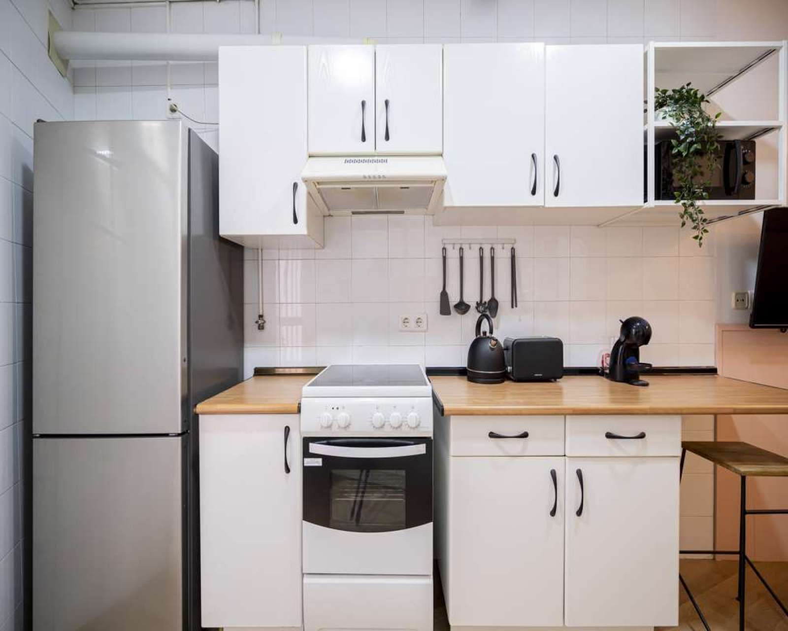 Kitchen of Flat to share in  Madrid Capital  with Air Conditioner and Terrace