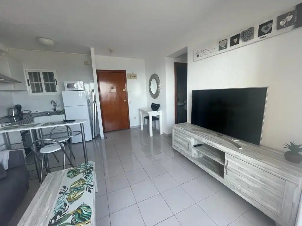 Wohnzimmer von Wohnungen zur Miete in Benidorm mit Klimaanlage, Möbliert und Gemeinschaftspool
